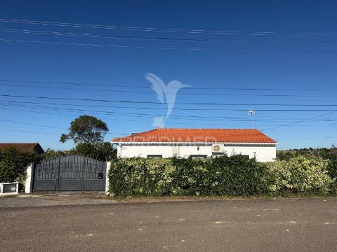 Moradia t3 com terreno e poço casével - santarém