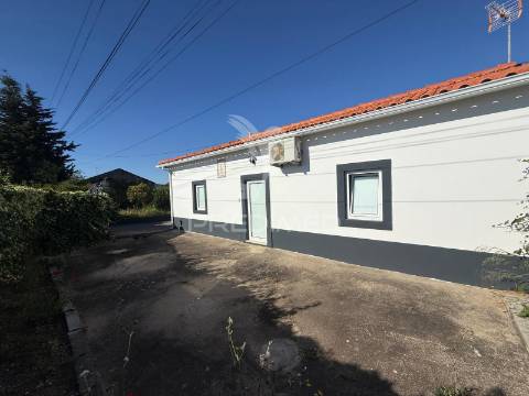 Moradia t3 com terreno e poço casével - santarém