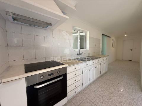 Moradia t3 com terreno e poço casével - santarém