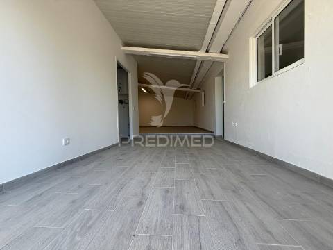 Moradia t3 com terreno e poço casével - santarém
