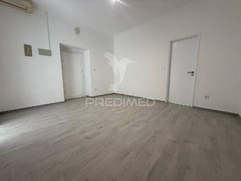 Moradia t3 com terreno e poço casével - santarém