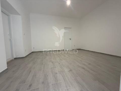 Moradia t3 com terreno e poço casével - santarém
