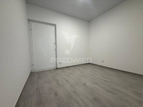 Moradia t3 com terreno e poço casével - santarém