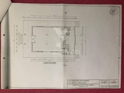 Moradia com 400m2 por acabar + anexo t1 pronto