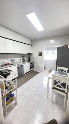 Vende-se t2 em valpedre - penafiel