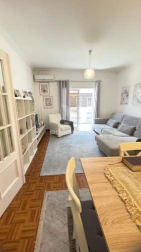 Vende-se t2 em valpedre - penafiel