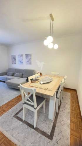 Vende-se t2 em valpedre - penafiel