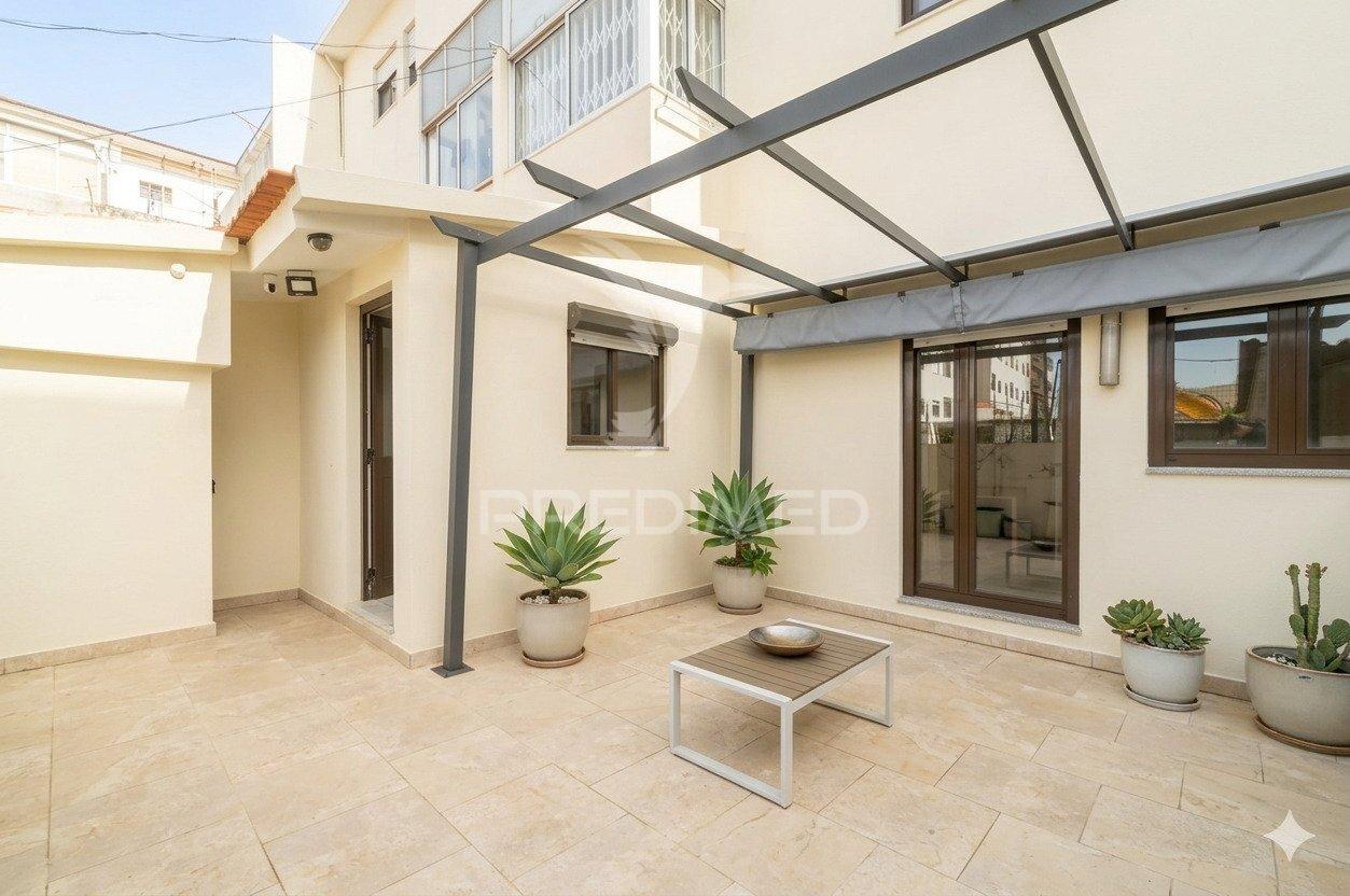 Apartamento t2 em gaia, na soares dos reis - rua alfredo keil