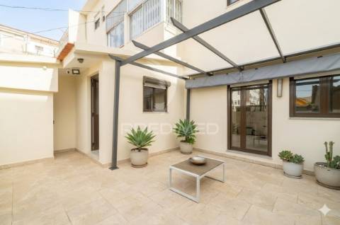 Apartamento t2 em gaia, na soares dos reis - rua alfredo keil