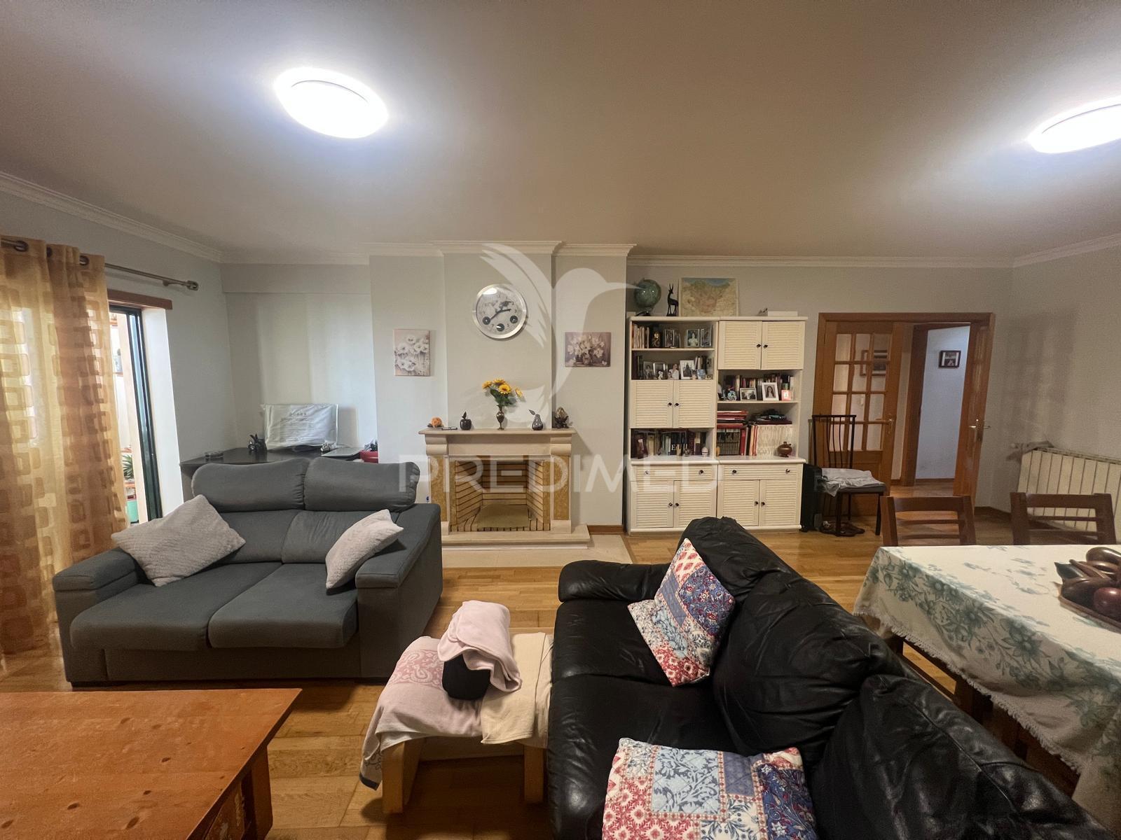 Apartamento t3 com garagem e arrecadação – urbanização quinta dos fidalguinhos