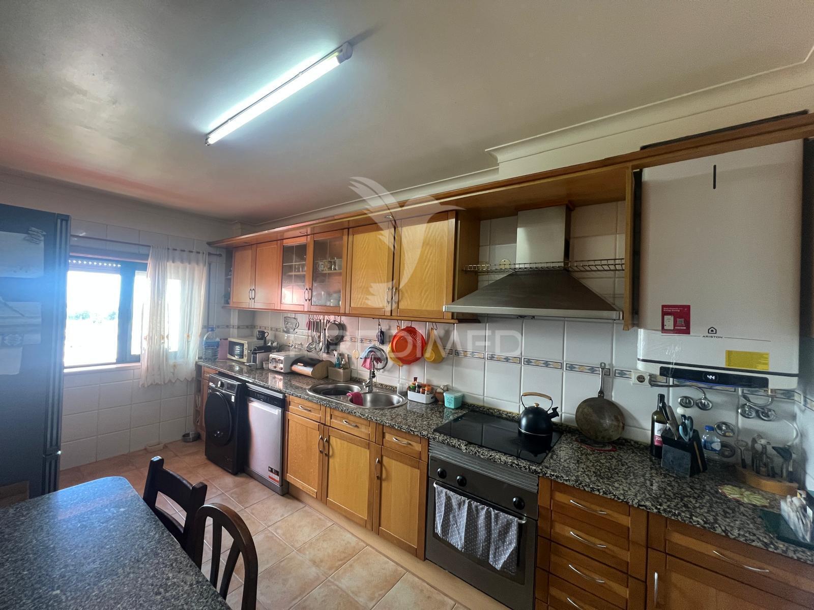 Apartamento t3 com garagem e arrecadação – urbanização quinta dos fidalguinhos
