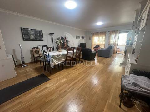 Apartamento t3 com garagem e arrecadação – urbanização quinta dos fidalguinhos