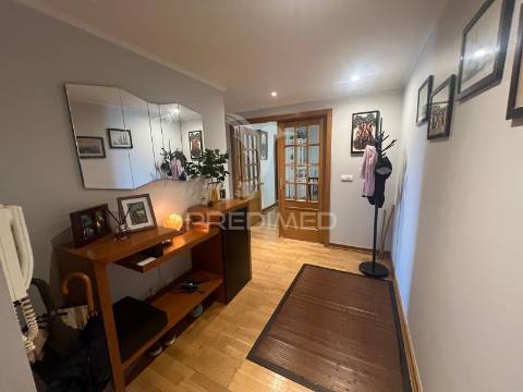 Apartamento t3 com garagem e arrecadação – urbanização quinta dos fidalguinhos