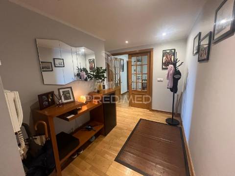 Apartamento t3 com garagem e arrecadação – urbanização quinta dos fidalguinhos