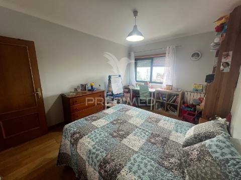 Apartamento t3 com garagem e arrecadação – urbanização quinta dos fidalguinhos