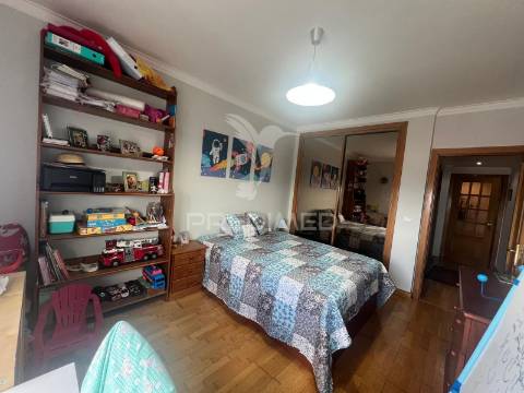 Apartamento t3 com garagem e arrecadação – urbanização quinta dos fidalguinhos
