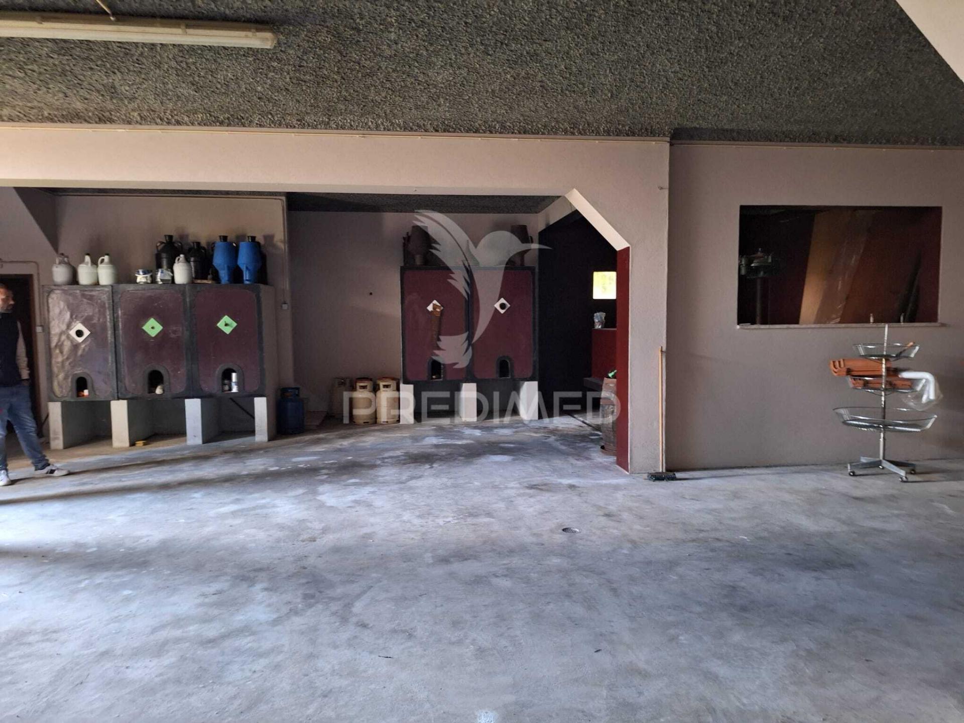 Oportunidade de investimento – espaço comercial com grande potencial em alcande, santarém