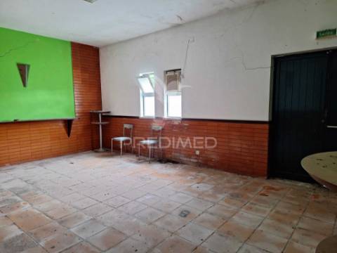 Oportunidade de investimento – espaço comercial com grande potencial em alcande, santarém
