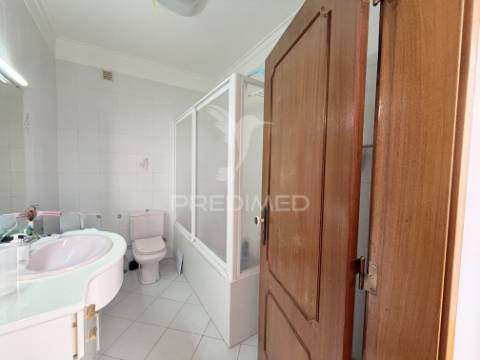 Moradia t4 de excelência na charneca da caparica | junto à marisol