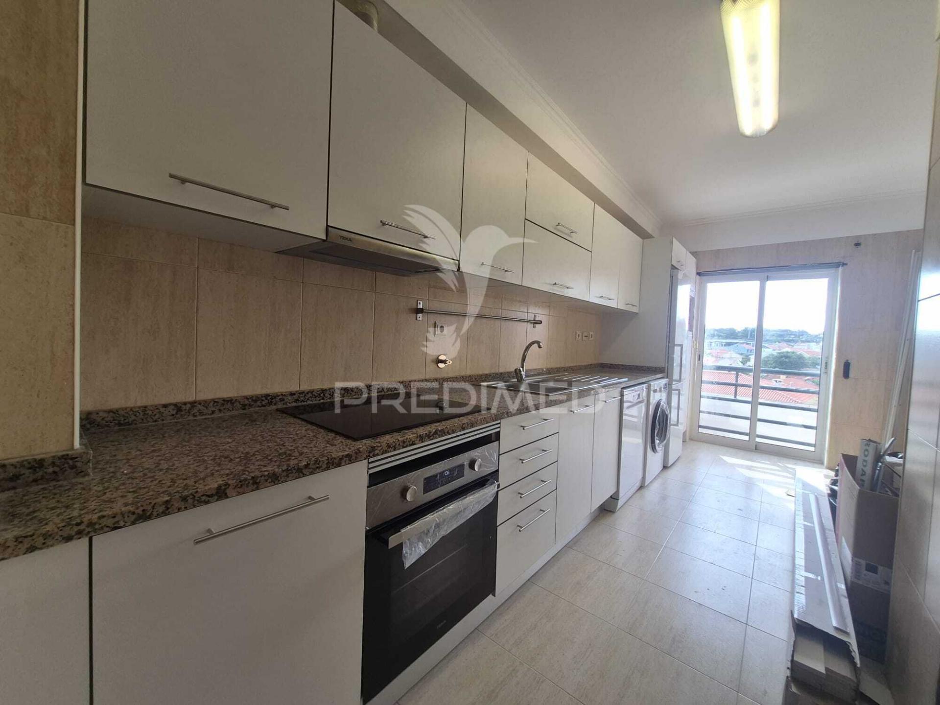 Apartamento t2 no feijo-almada