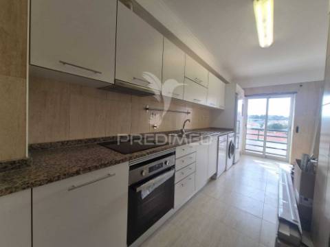 Apartamento t2 no feijo-almada