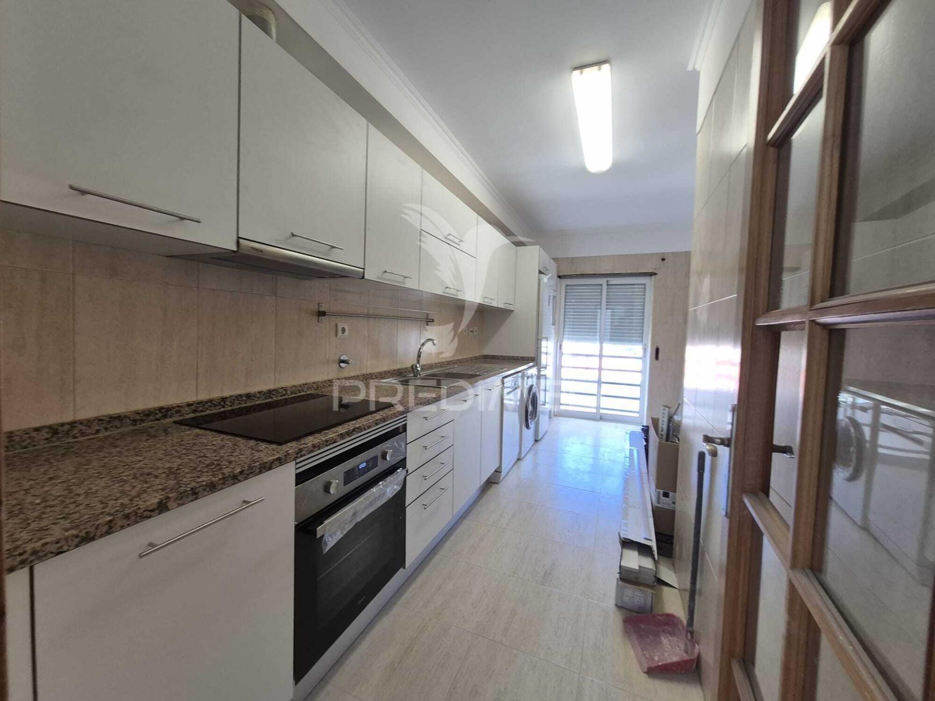 Apartamento t2 no feijo-almada