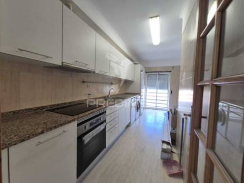 Apartamento t2 no feijo-almada