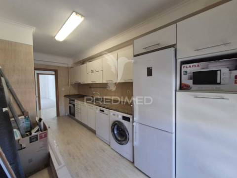 Apartamento t2 no feijo-almada