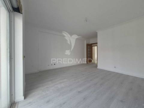 Apartamento t2 no feijo-almada