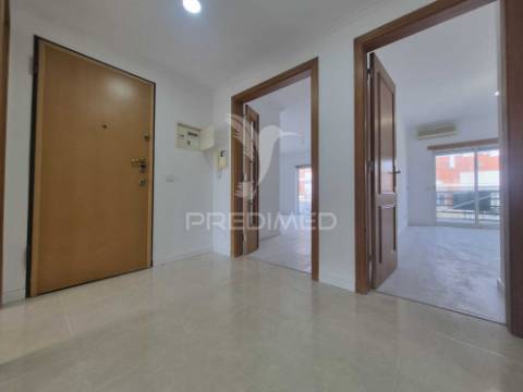 Apartamento t2 no feijo-almada