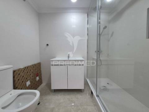 Apartamento t2 no feijo-almada