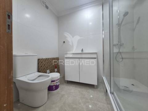 Apartamento t2 no feijo-almada