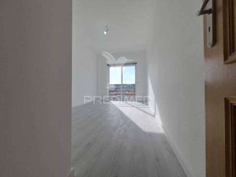 Apartamento t2 no feijo-almada
