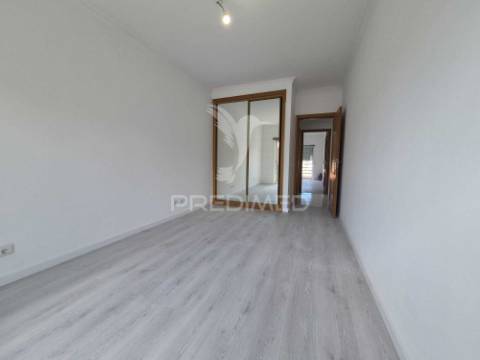 Apartamento t2 no feijo-almada
