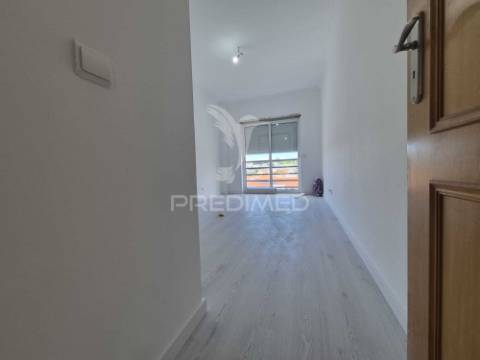 Apartamento t2 no feijo-almada