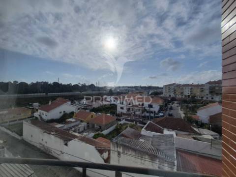 Apartamento t2 no feijo-almada