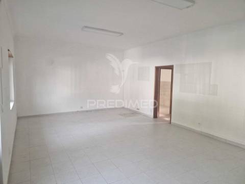 Loja/espaço comercial com 54,77m² | senhora da saúde