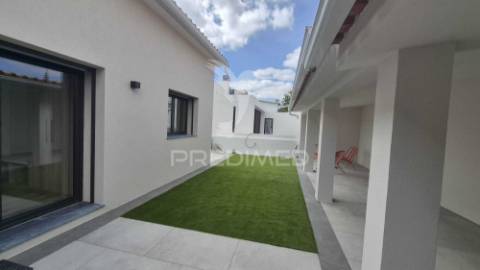 Moradia t4 em fernão ferro