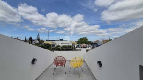 Moradia t4 em fernão ferro