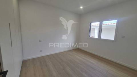 Moradia t4 em fernão ferro