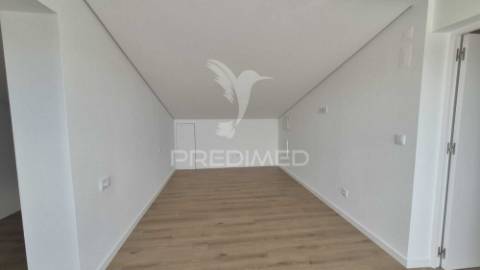 Moradia t4 em fernão ferro
