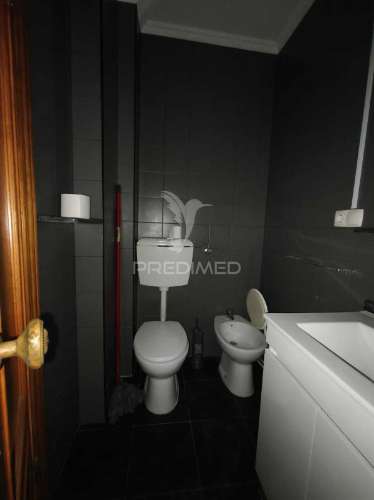 Apartamento t3+1 para remodelar