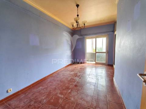 Apartamento t3+1 para remodelar