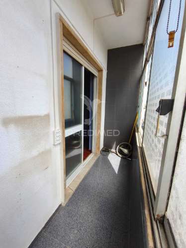 Apartamento t3+1 para remodelar