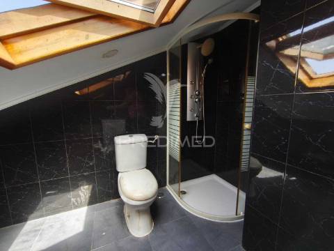 Apartamento t3+1 para remodelar