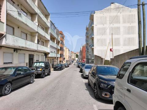 Apartamento t3+1 para remodelar