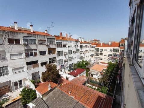 Apartamento t3+1 para remodelar