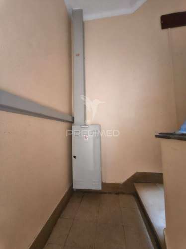 Apartamento t3+1 para remodelar