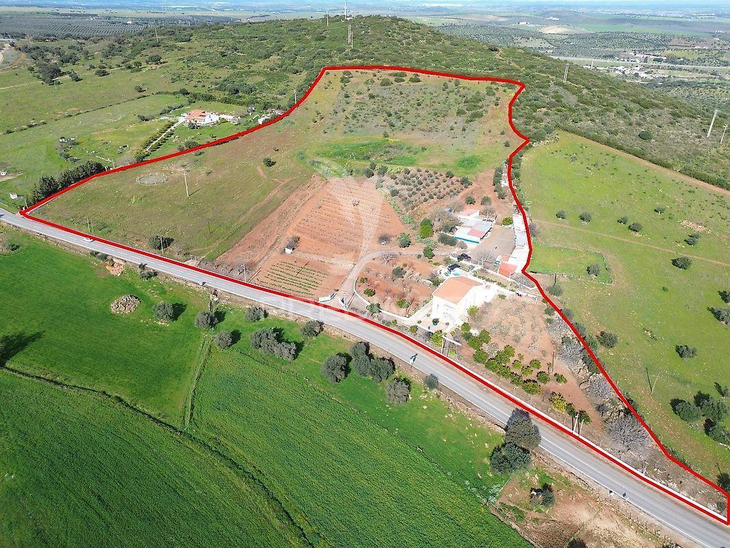 Quinta com 5825mts2 no vedor, elvas