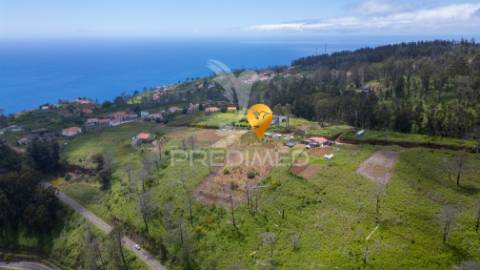 Terreno com excelente área e potencial de investimento